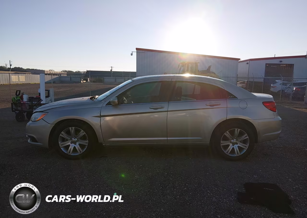 2013 Chrysler 200 Touring VIN:1C3CCBBB3DN743330 - 14