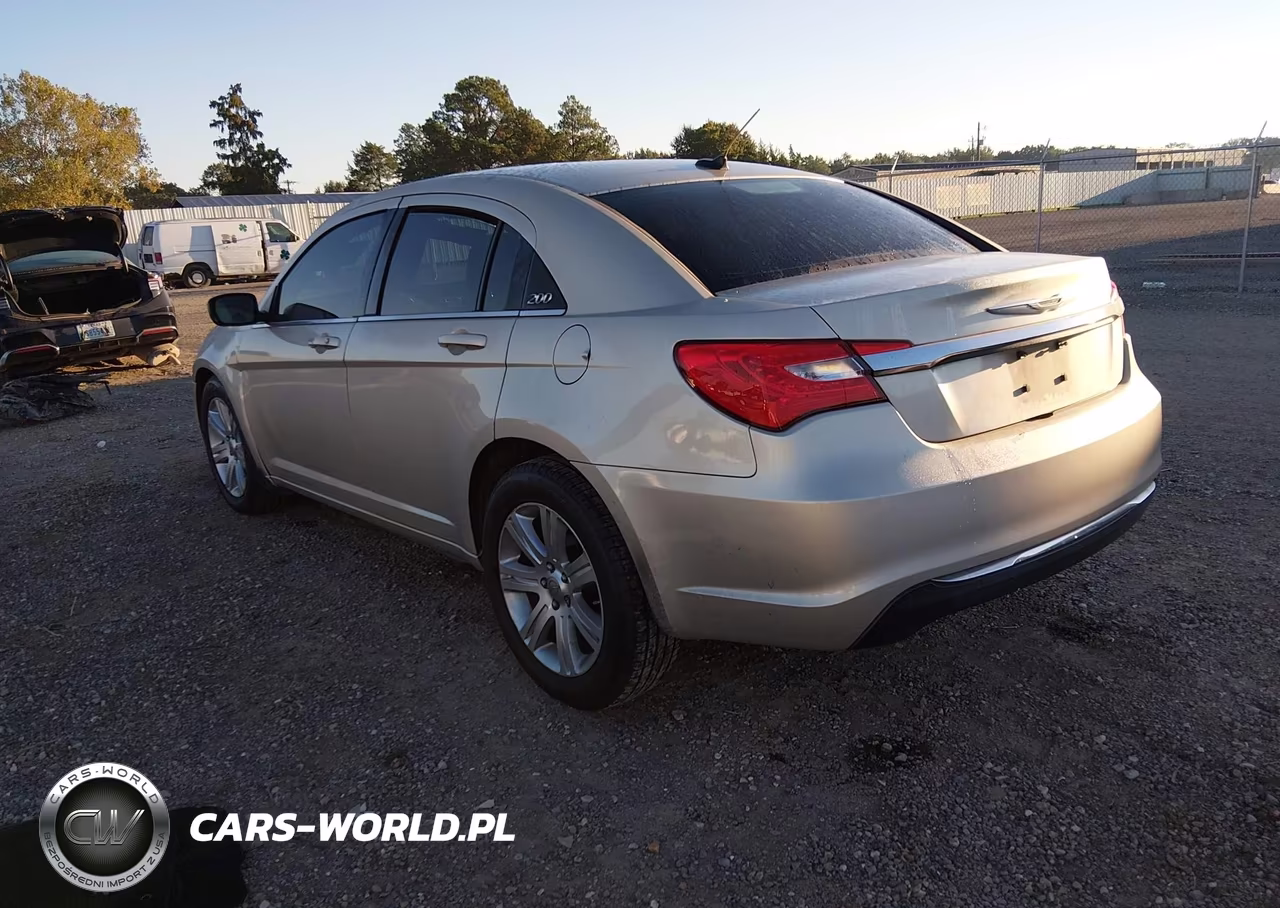 2013 Chrysler 200 Touring VIN:1C3CCBBB3DN743330 - 3
