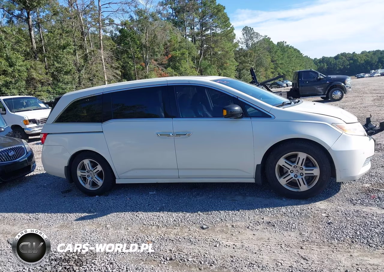 2013 Honda Odyssey Touring-Touring Elite VIN:5FNRL5H96DB081768 - 13