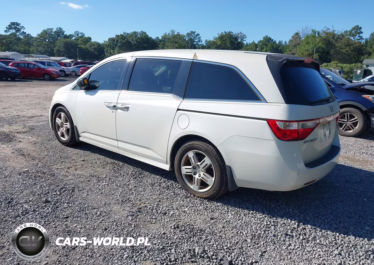 2013 Honda Odyssey Touring-Touring Elite VIN:5FNRL5H96DB081768 - 3