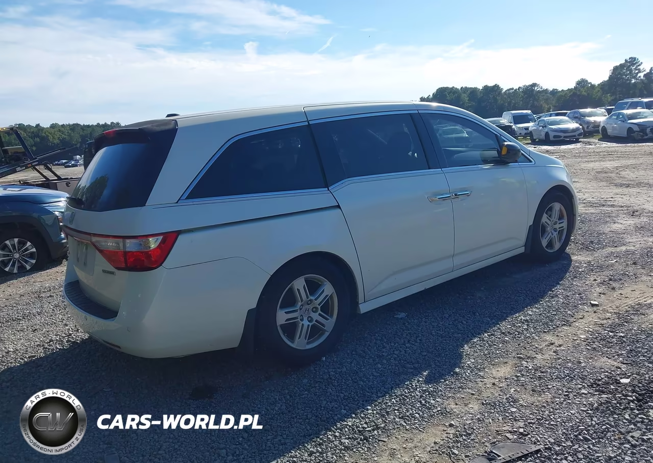 2013 Honda Odyssey Touring-Touring Elite VIN:5FNRL5H96DB081768 - 4