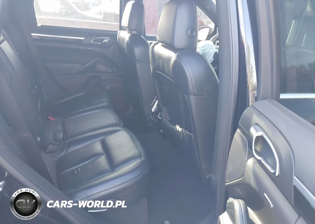 2012 Porsche Cayenne S VIN:WP1AB2A28CLA40158 - 8