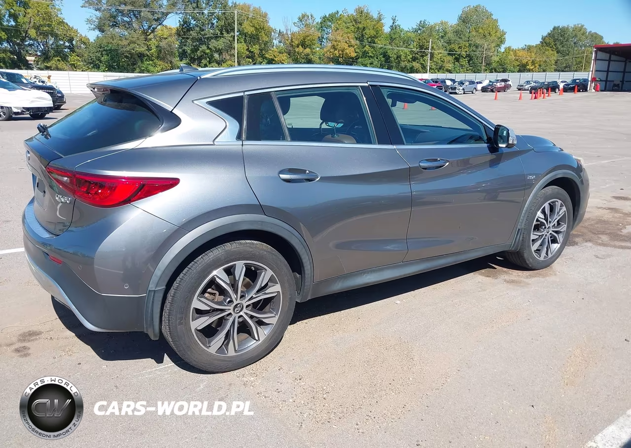 2017 Infiniti Qx30 Premium VIN:SJKCH5CR2HA019925 - 4