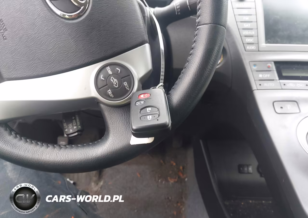 2013 Toyota Prius Four VIN:JTDKN3DU2D1671856 - 11