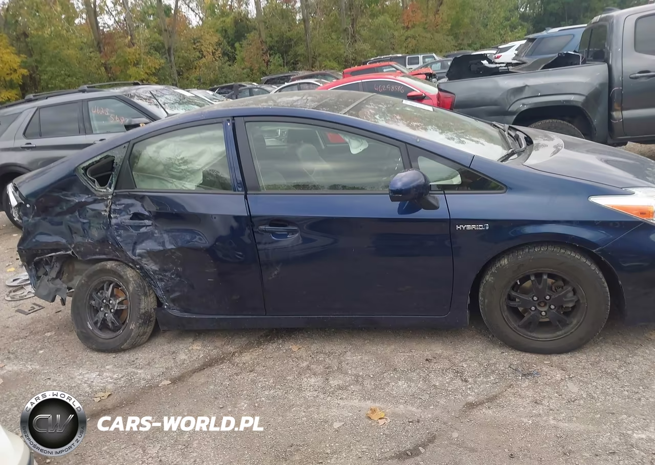 2013 Toyota Prius Four VIN:JTDKN3DU2D1671856 - 13
