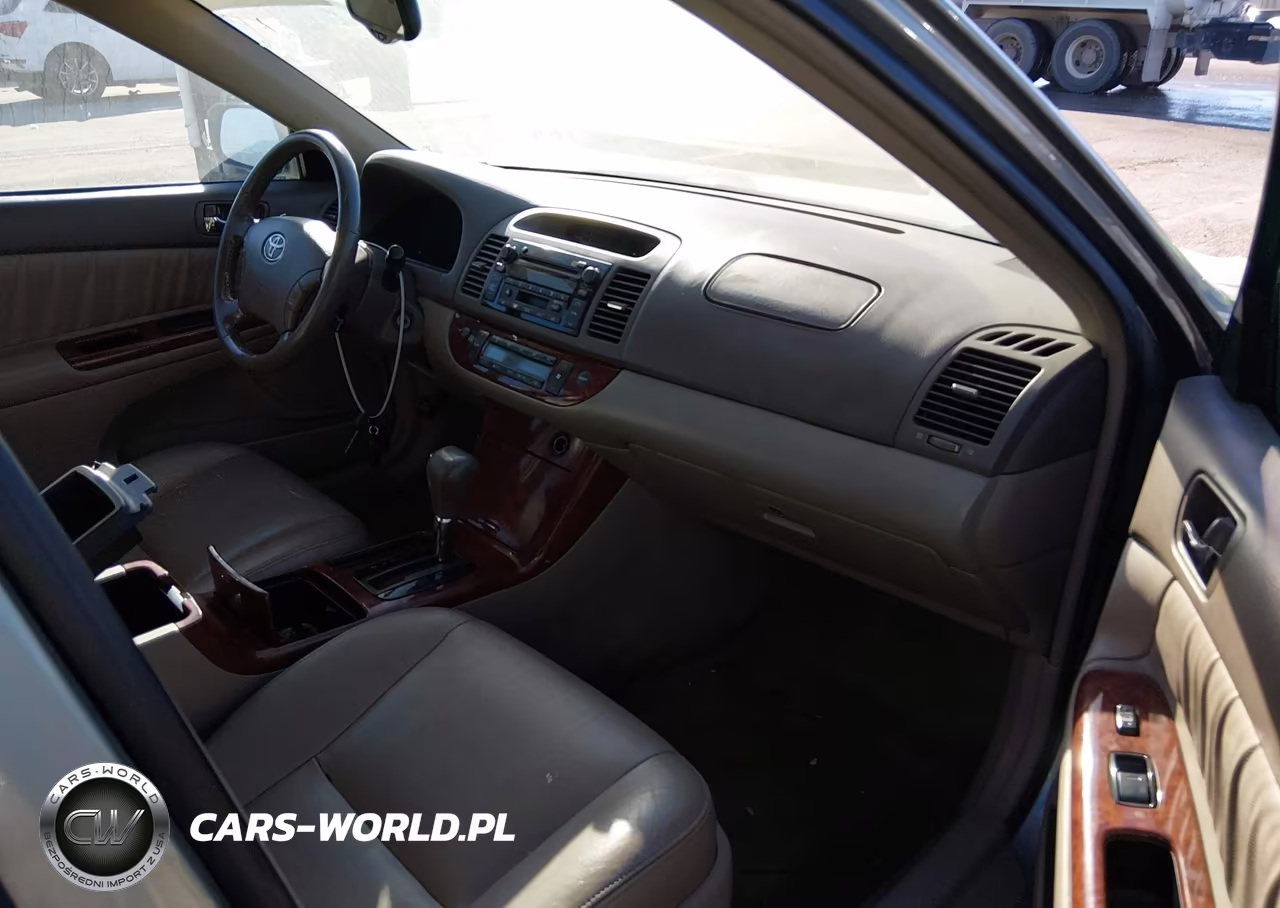 2005 Toyota Camry Xle VIN:4T1BE32K15U628347 - 5