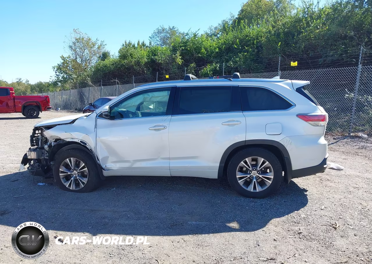 2015 Toyota Highlander Xle V6 VIN:5TDJKRFH0FS185155 - 14