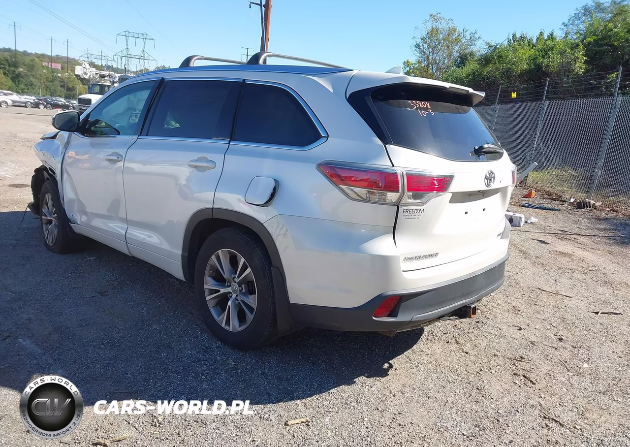 2015 Toyota Highlander Xle V6 VIN:5TDJKRFH0FS185155 - 4