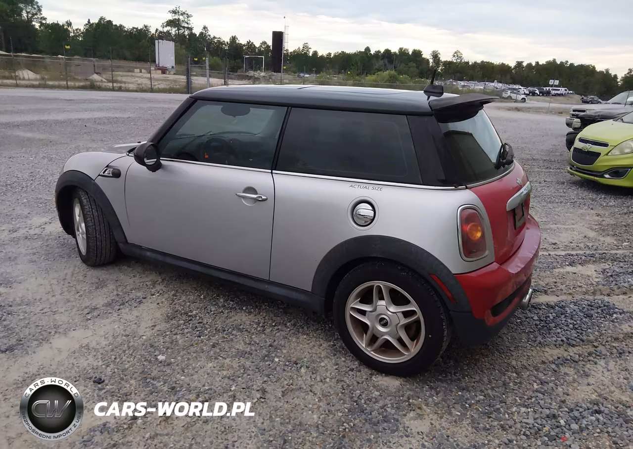 2007 Mini Cooper S VIN:WMWMF73547TL85892 - 3