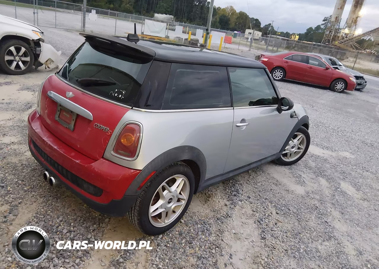 2007 Mini Cooper S VIN:WMWMF73547TL85892 - 4