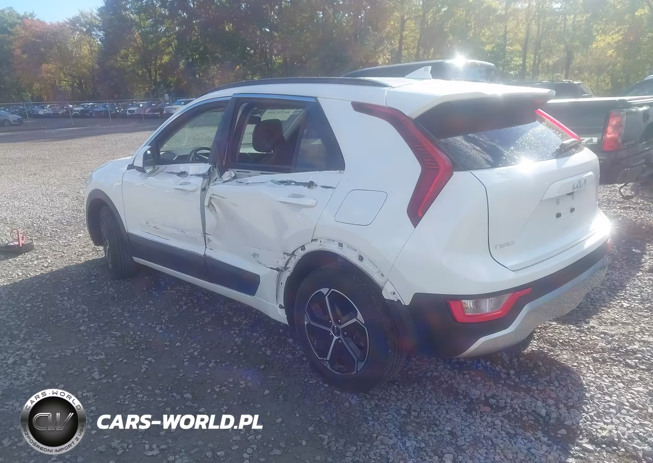 2024 Kia Niro Lx VIN:KNDCP3LEXR5133642 - 3