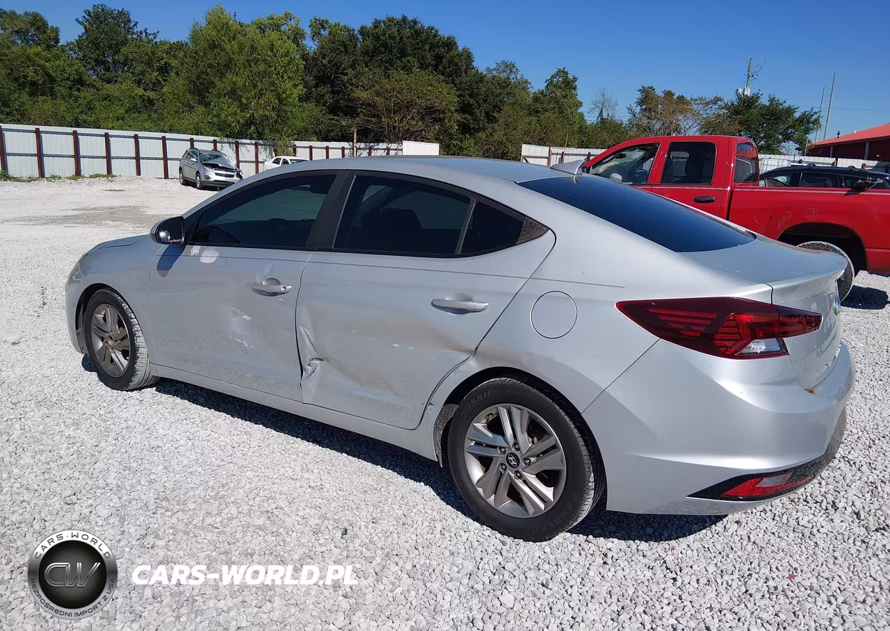 2019 Hyundai Elantra Sel VIN:5NPD84LF2KH418759 - 3