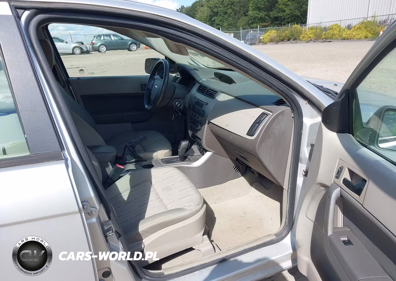 2010 Ford Focus Se VIN:1FAHP3FN5AW183399 - 5