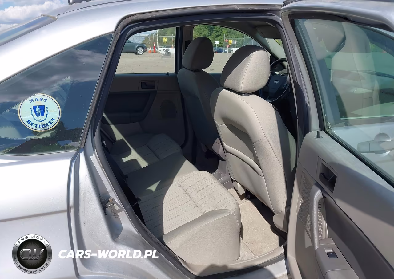2010 Ford Focus Se VIN:1FAHP3FN5AW183399 - 8
