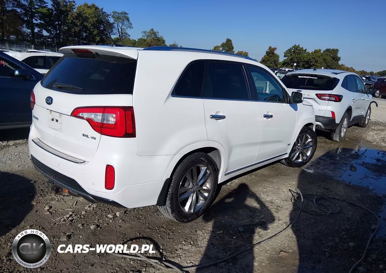 2015 Kia Sorento Limited V6 VIN:5XYKWDA77FG573264 - 4