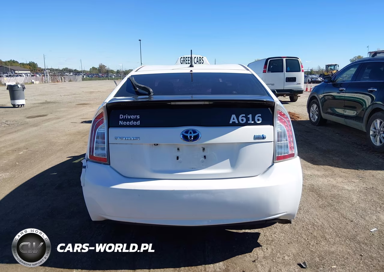 2015 Toyota Prius Two VIN:JTDKN3DU9F1918616 - 16