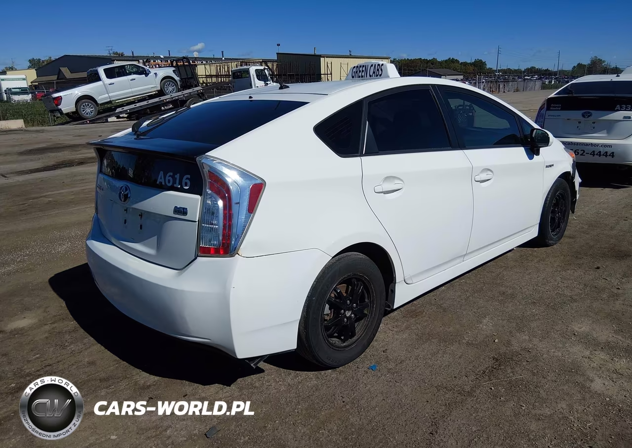 2015 Toyota Prius Two VIN:JTDKN3DU9F1918616 - 4