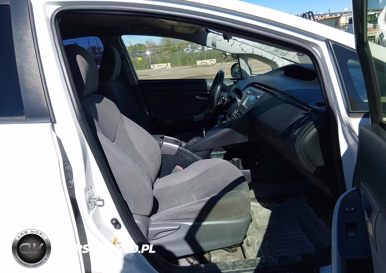 2015 Toyota Prius Two VIN:JTDKN3DU9F1918616 - 5
