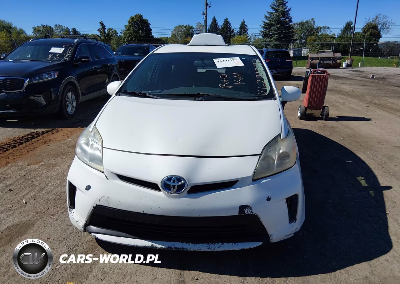 2015 Toyota Prius Two VIN:JTDKN3DU3F1913332 - 12