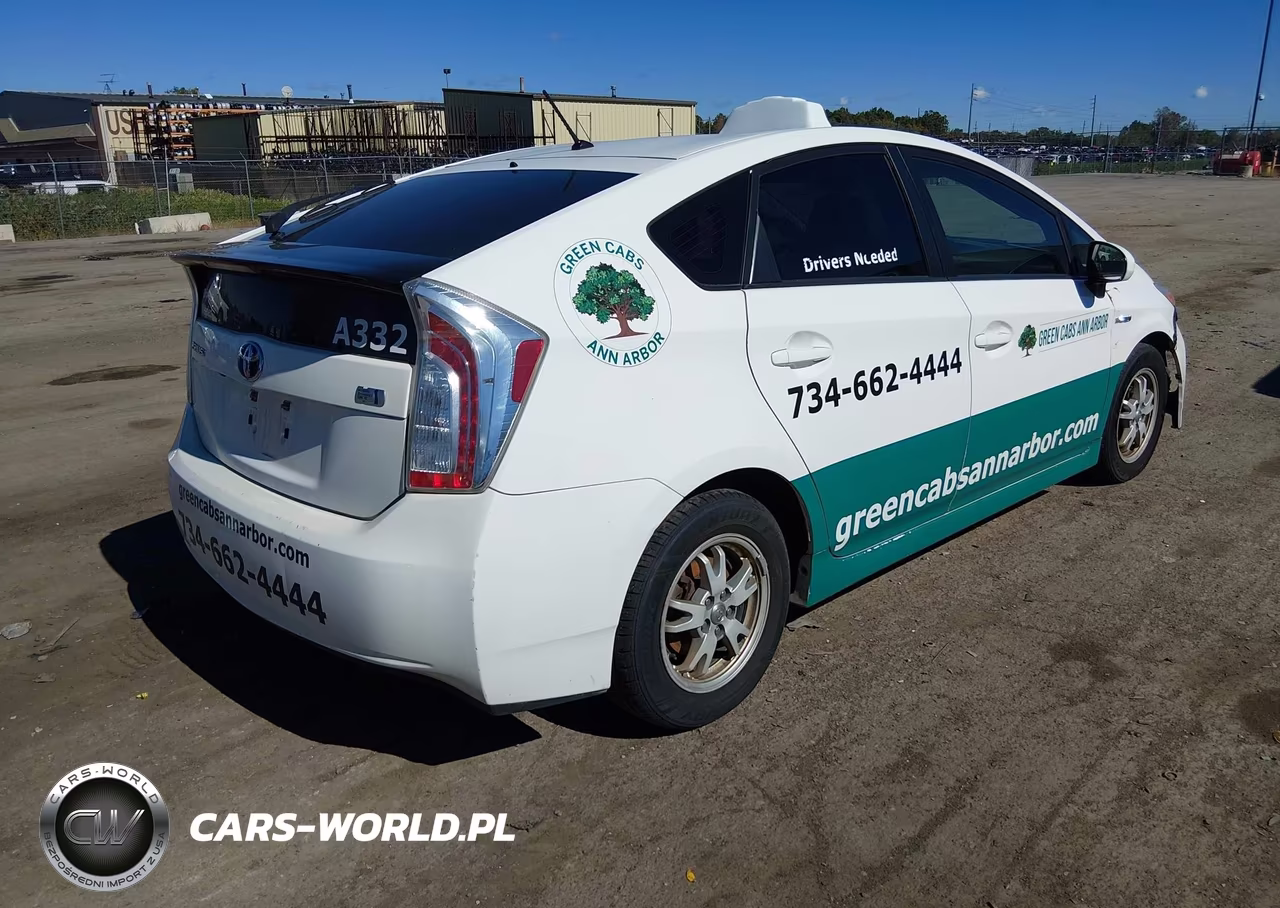 2015 Toyota Prius Two VIN:JTDKN3DU3F1913332 - 4