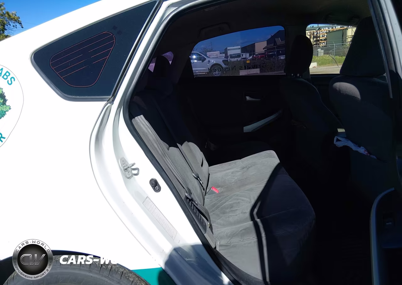 2015 Toyota Prius Two VIN:JTDKN3DU3F1913332 - 8