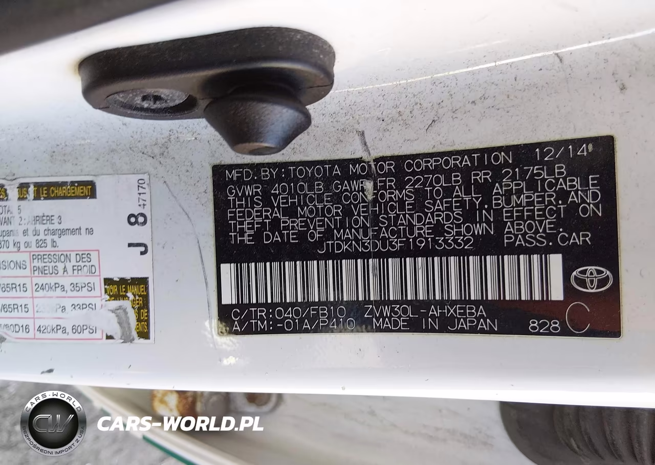 2015 Toyota Prius Two VIN:JTDKN3DU3F1913332 - 9