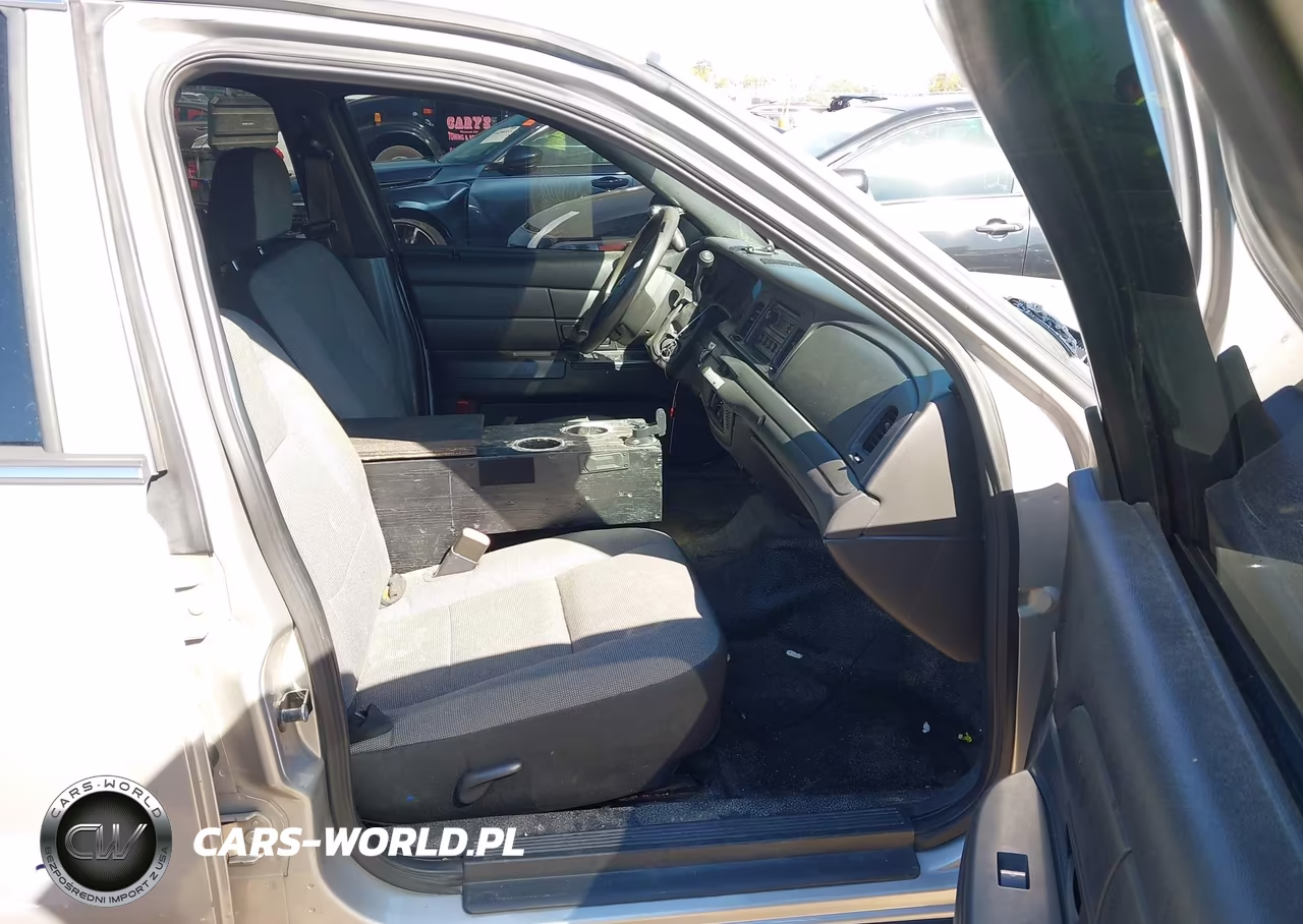 2009 Ford Crown Victoria Police-Police Interceptor VIN:2FAHP71V79X148605 - 5