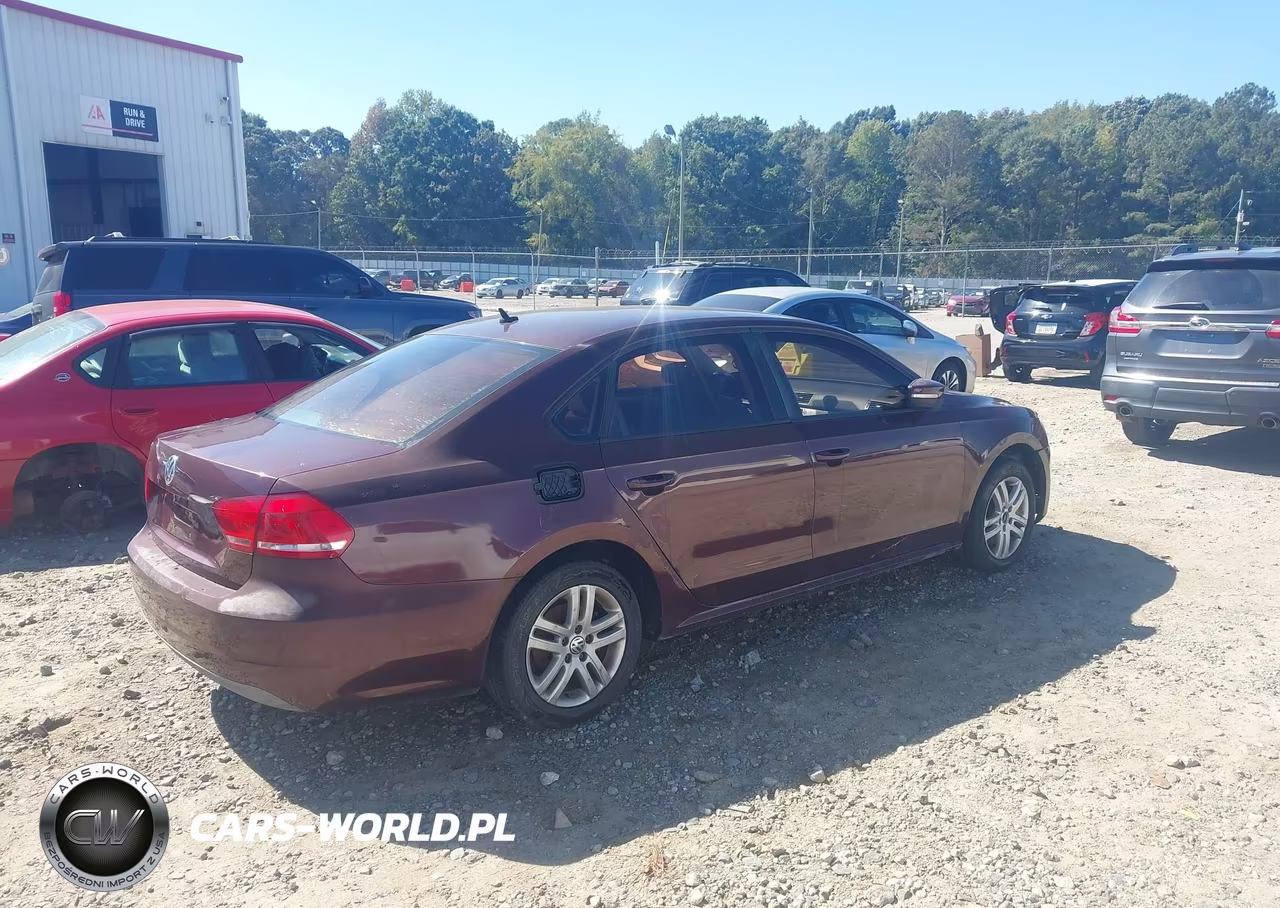 2013 Volkswagen Passat 2.5L S VIN:1VWAP7A36DC052719 - 4