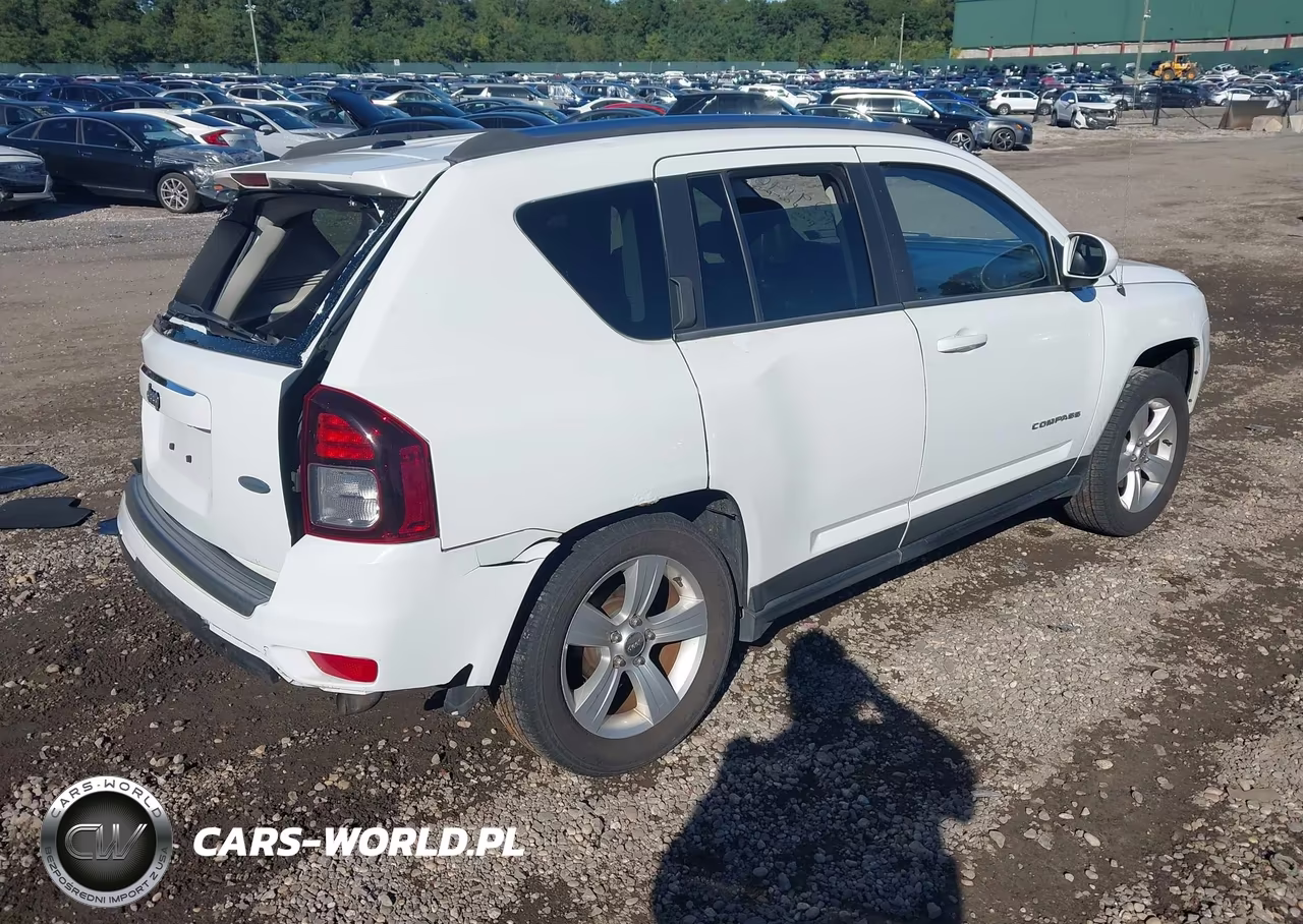 2014 Jeep Compass Latitude VIN:1C4NJDEB0ED741284 - 4