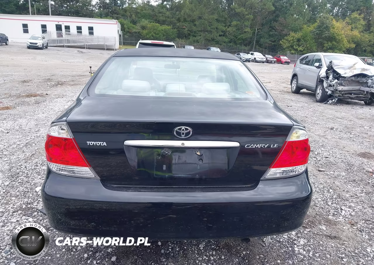 2005 Toyota Camry Le VIN:4T1BE32K45U010164 - 16
