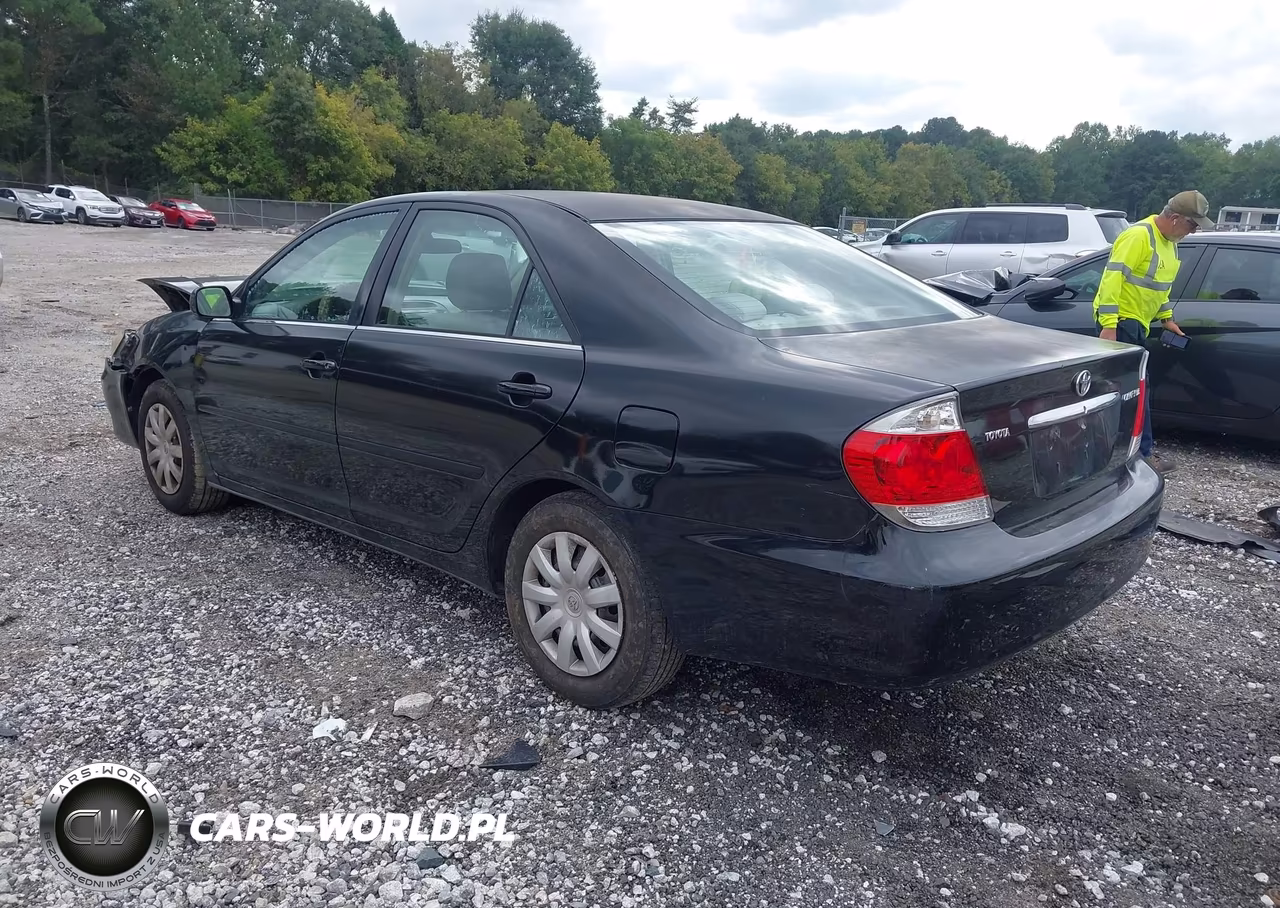 2005 Toyota Camry Le VIN:4T1BE32K45U010164 - 3