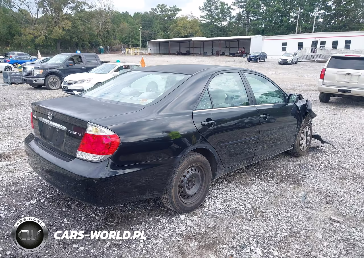 2005 Toyota Camry Le VIN:4T1BE32K45U010164 - 4