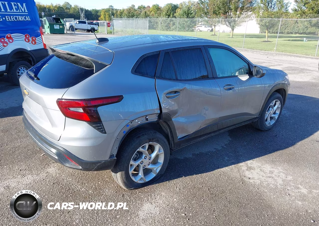 2025 Chevrolet Trax Fwd Ls VIN:KL77LFEP1SC060947 - 4