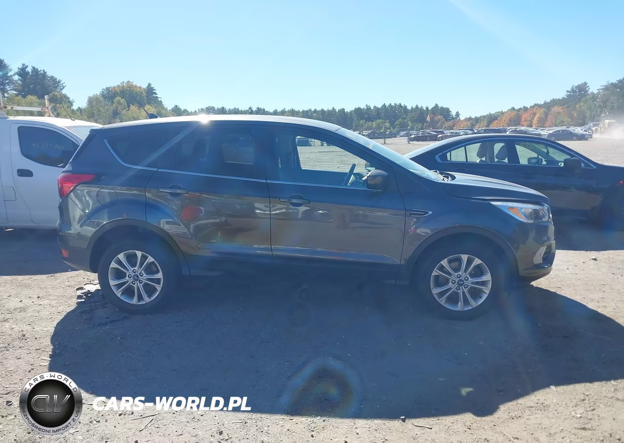 2019 Ford Escape Se VIN:1FMCU9GD0KUB90663 - 13