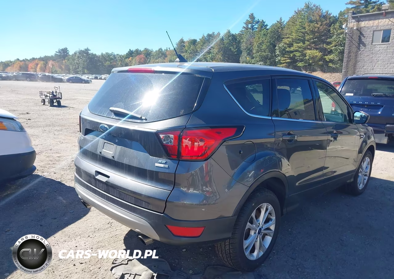 2019 Ford Escape Se VIN:1FMCU9GD0KUB90663 - 4