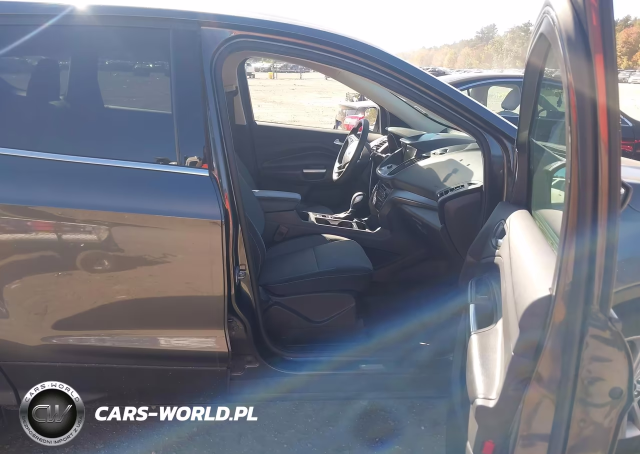 2019 Ford Escape Se VIN:1FMCU9GD0KUB90663 - 5