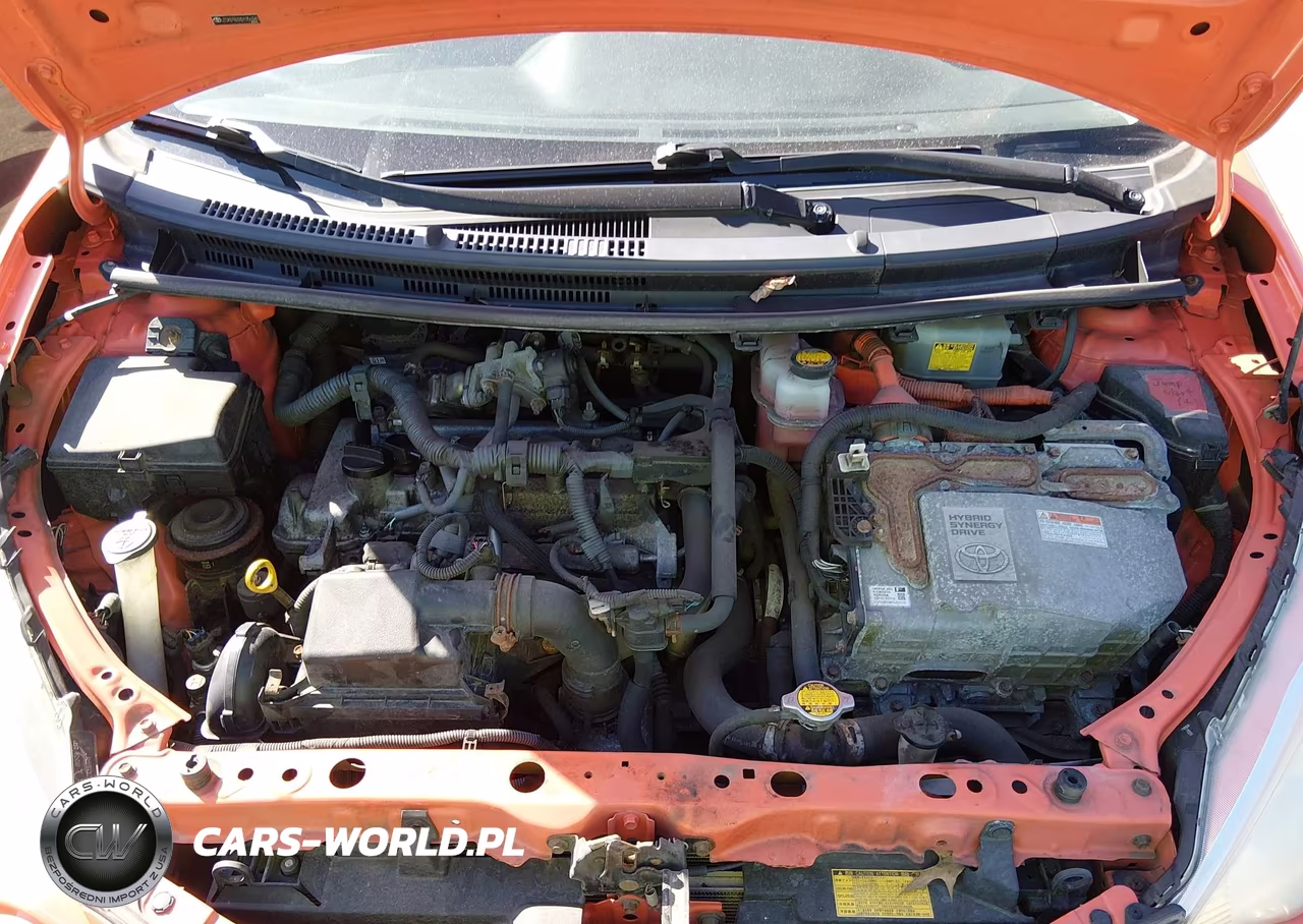 2013 Toyota Prius C One VIN:JTDKDTB3XD1056341 - 10