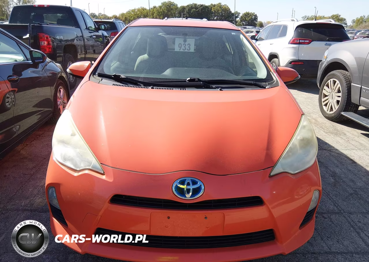 2013 Toyota Prius C One VIN:JTDKDTB3XD1056341 - 12