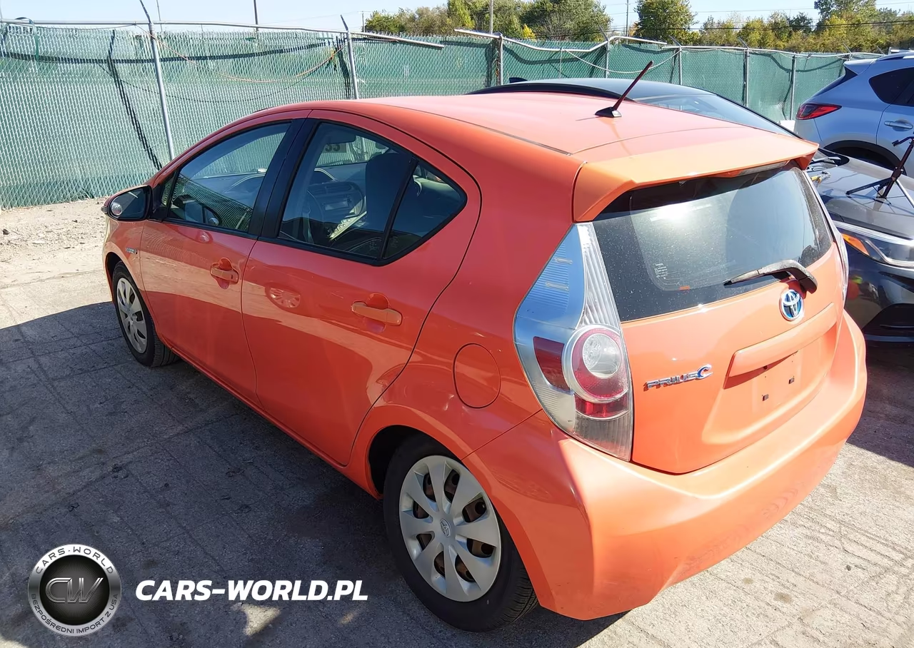 2013 Toyota Prius C One VIN:JTDKDTB3XD1056341 - 3