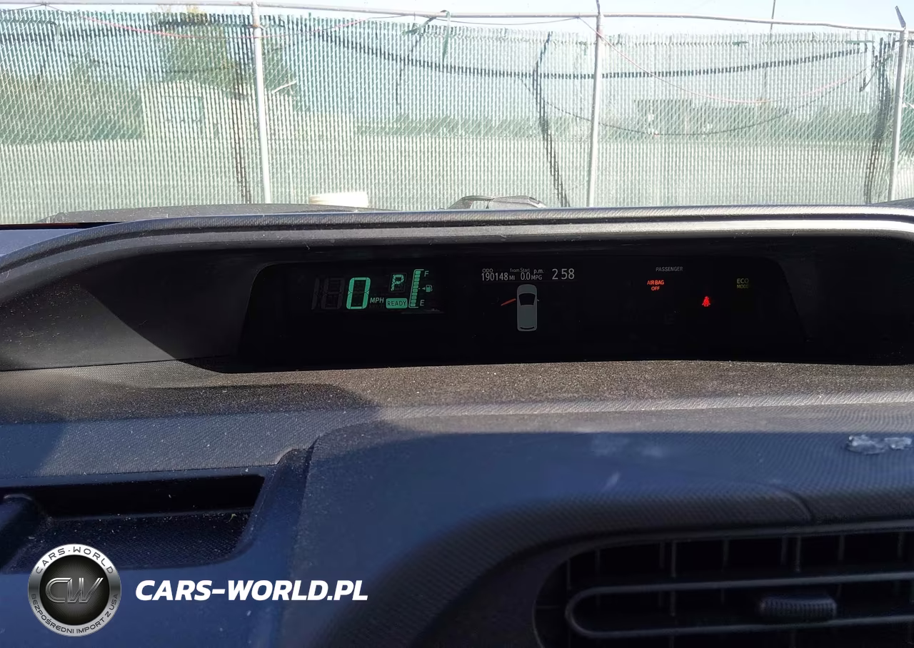 2013 Toyota Prius C One VIN:JTDKDTB3XD1056341 - 7