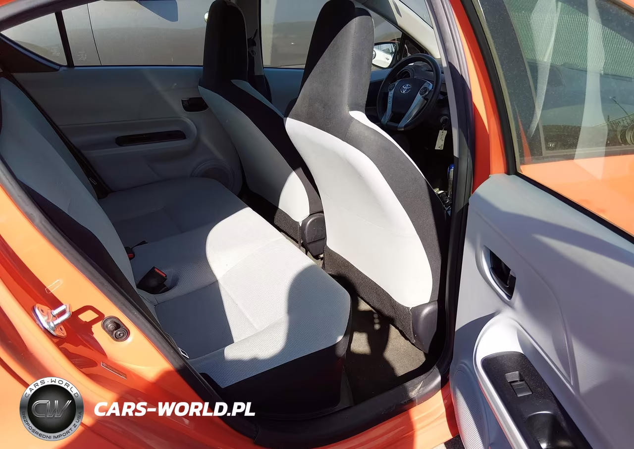 2013 Toyota Prius C One VIN:JTDKDTB3XD1056341 - 8