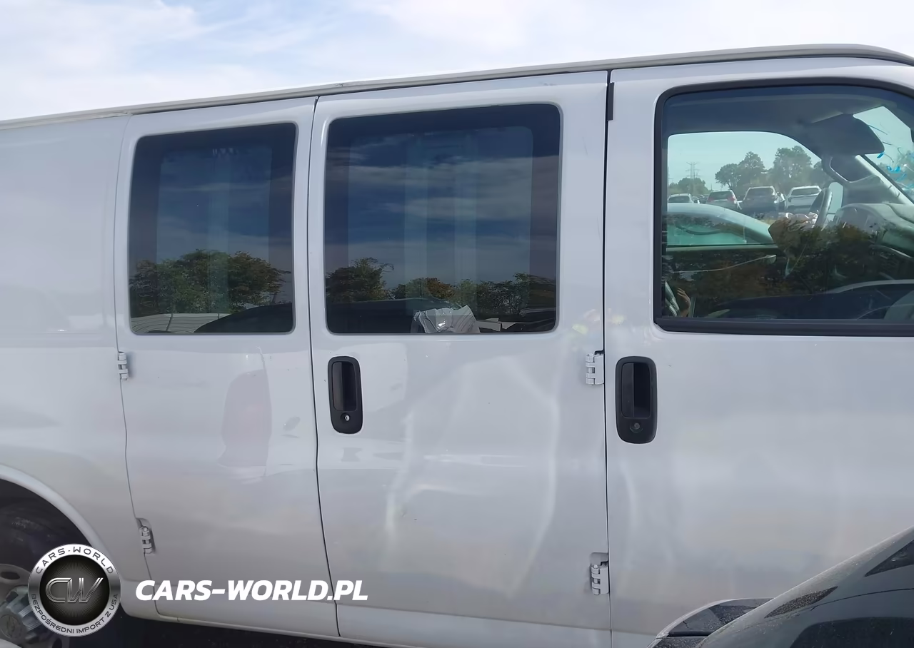 2024 Chevrolet Express G2500 VIN:1GCWGAFP2R1254333 - 13