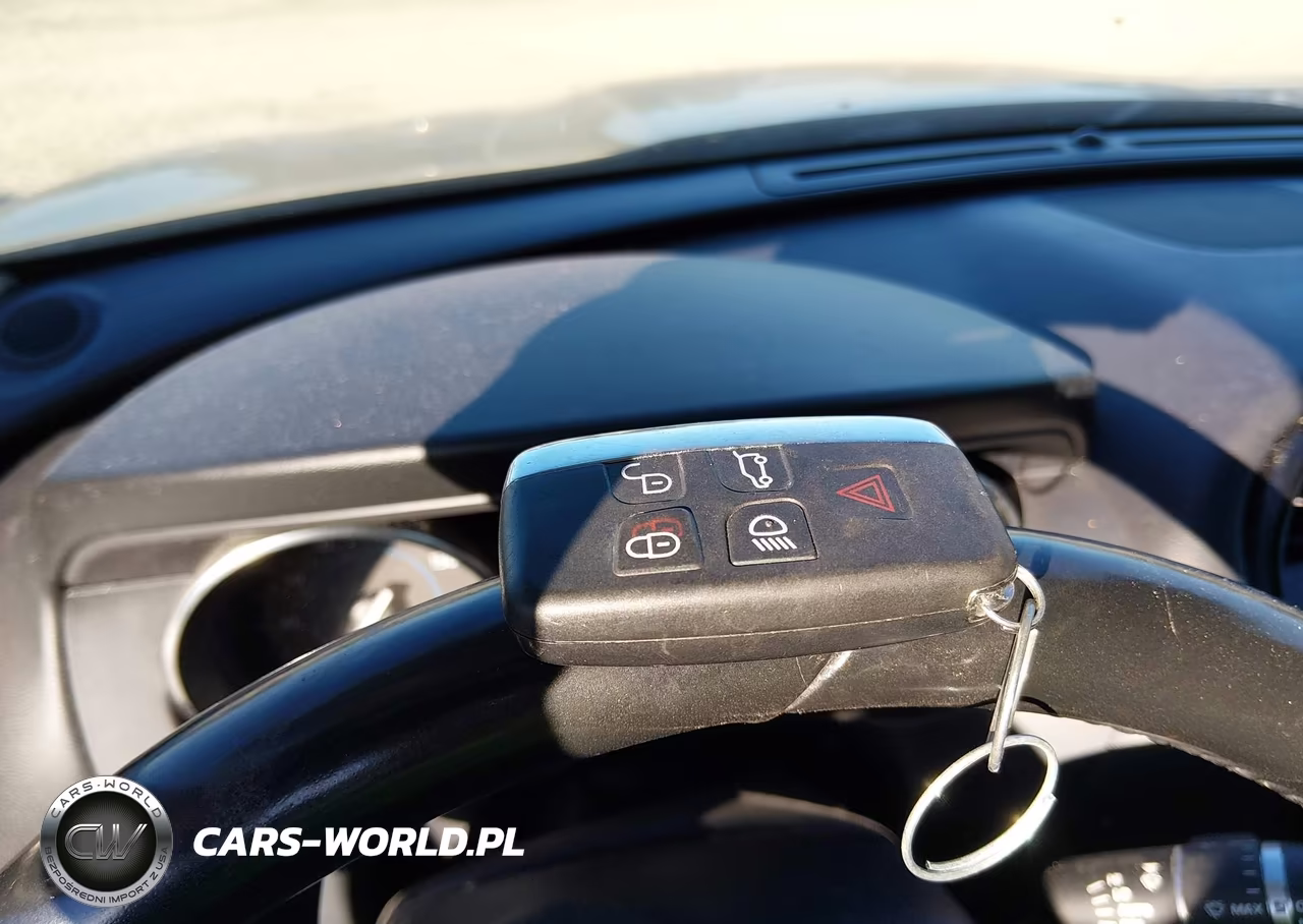 2019 Jaguar F-Pace 25T Premium VIN:SADCJ2FX4KA355698 - 11