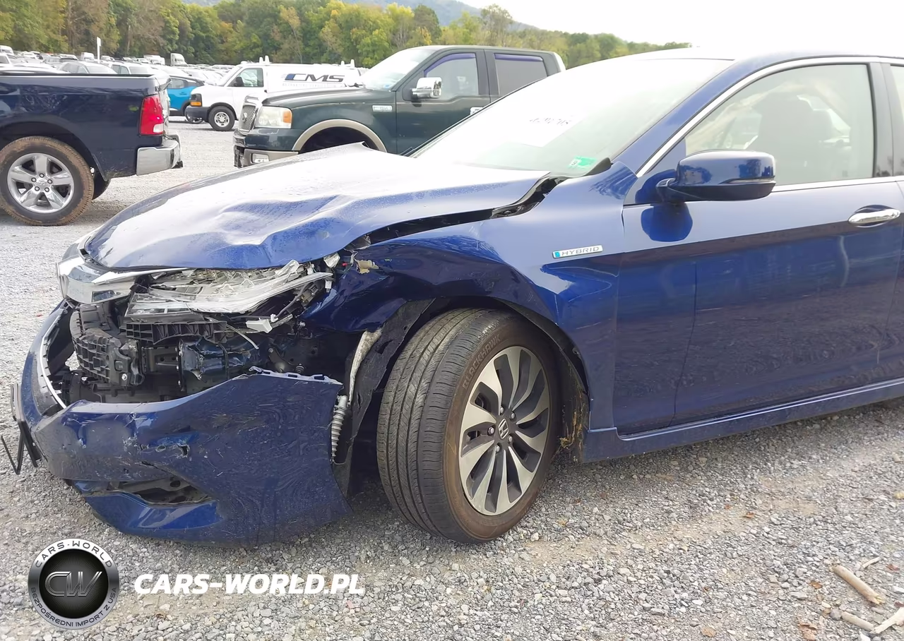 2017 Honda Accord Hybrid Touring VIN:JHMCR6F79HC017253 - 17