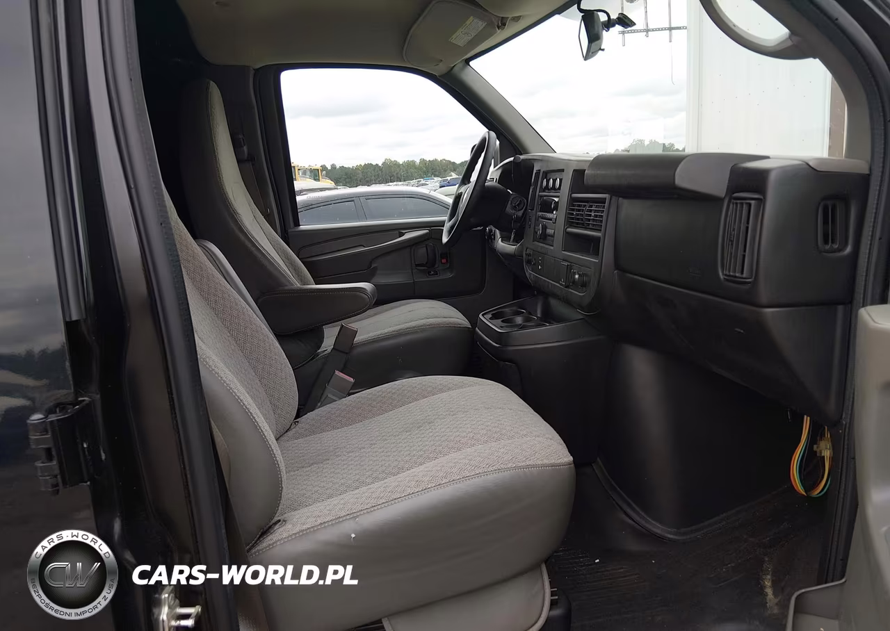 2015 Chevrolet Express 2500 Work Van VIN:1GCWGFCG7F1210485 - 5