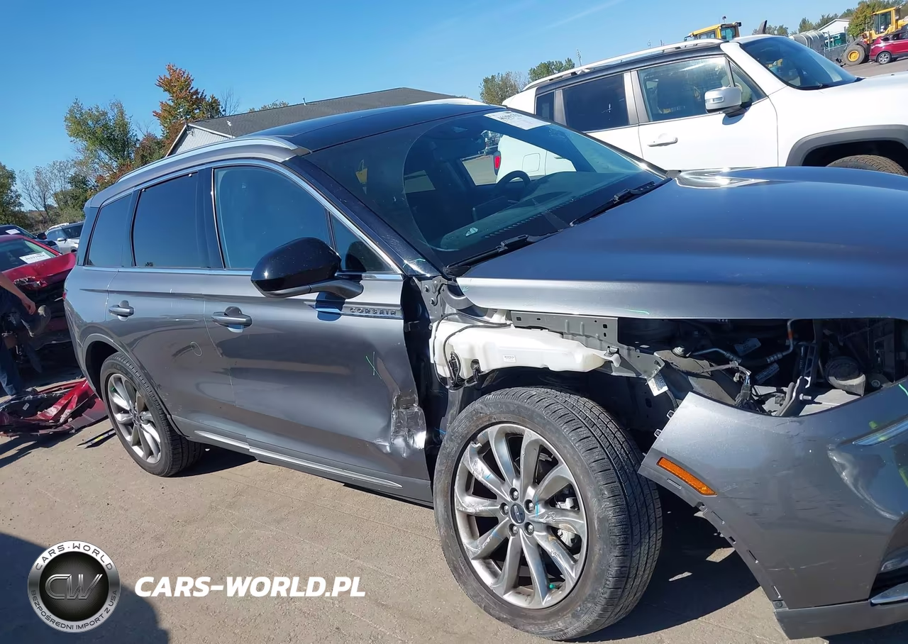 2021 Lincoln Corsair Standard VIN:5LMCJ1D92MUL07993 - 13