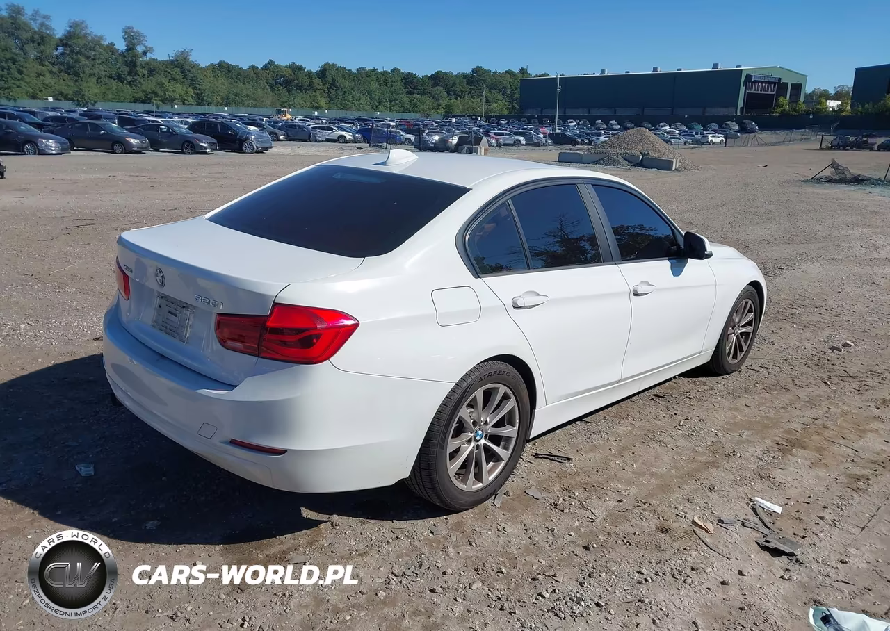 2016 BMW 320I xDrive VIN:WBA8E5G55GNT40435 - 4