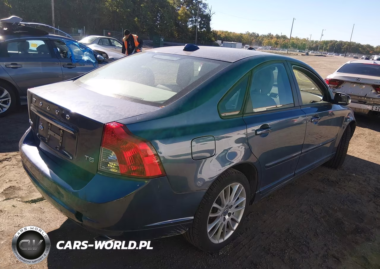 2011 Volvo S40 T5-T5 R-Design VIN:YV1672MS5B2535405 - 4
