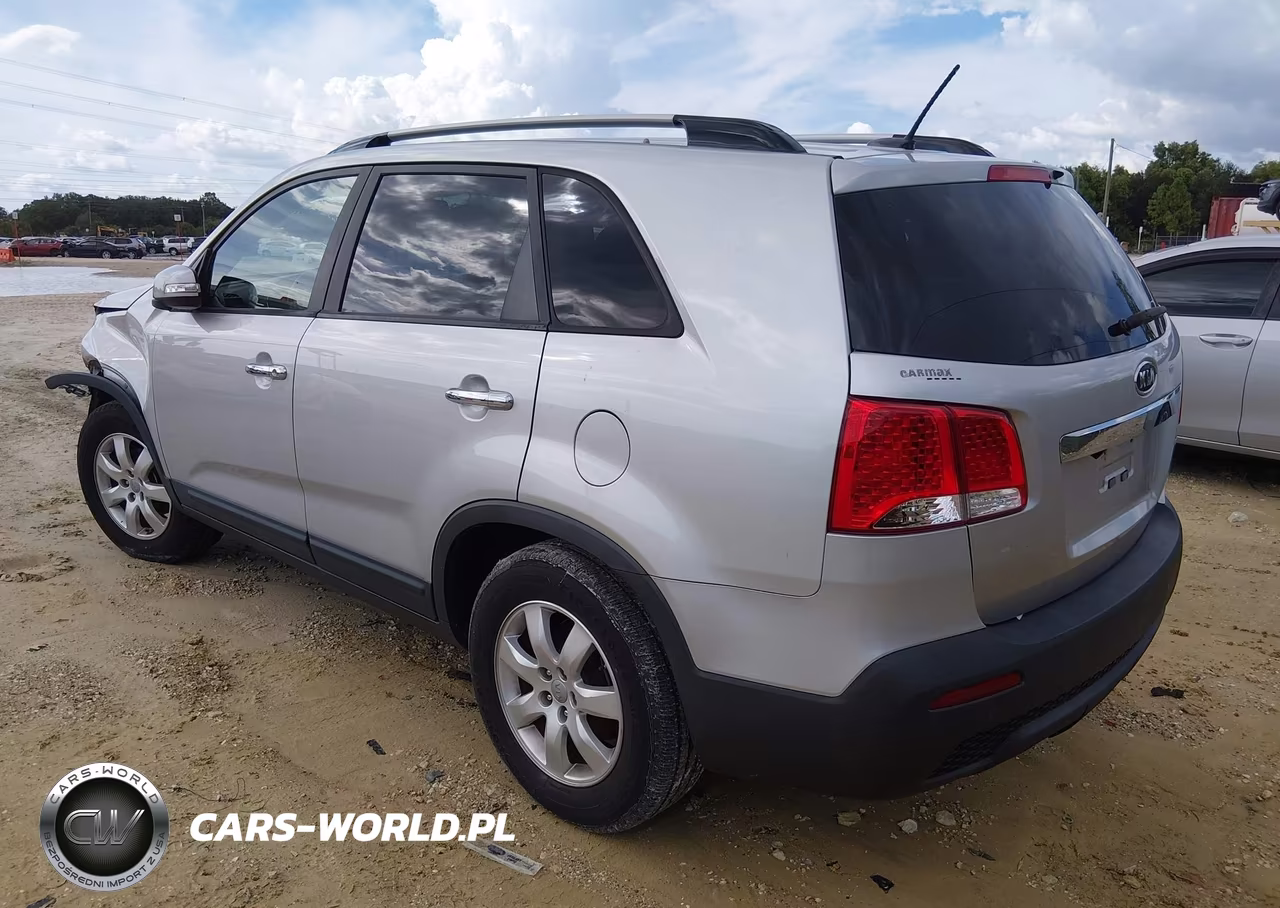2013 Kia Sorento Lx VIN:5XYKT3A68DG393525 - 3