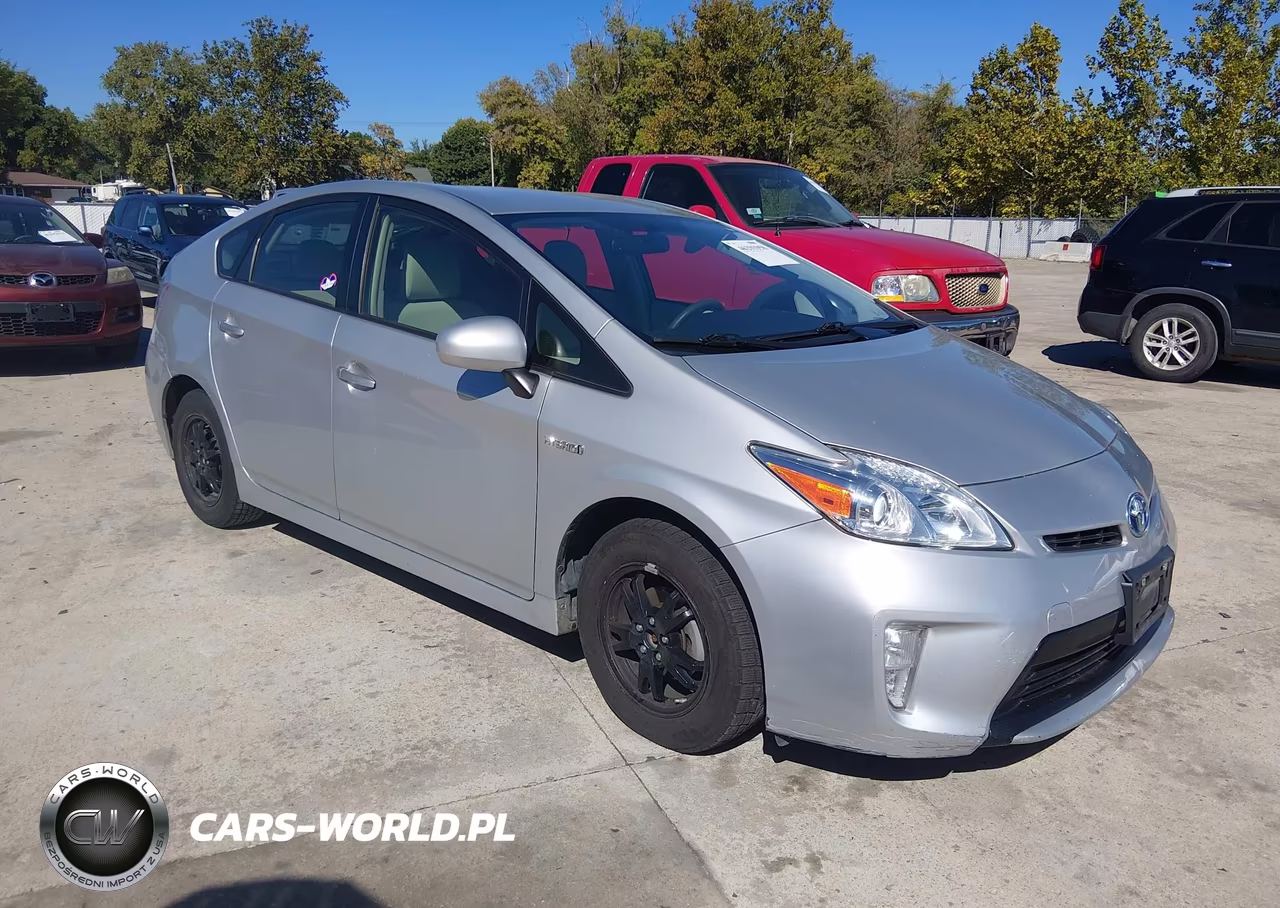 2015 Toyota Prius Two VIN:JTDKN3DU2F1883157 - 1